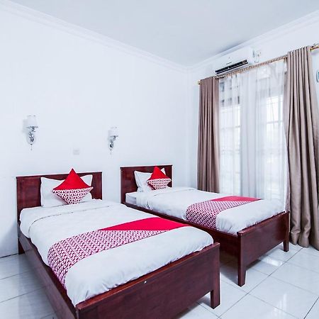 Oyo 796 Penginapan Fergael Pematangsiantar Exterior foto